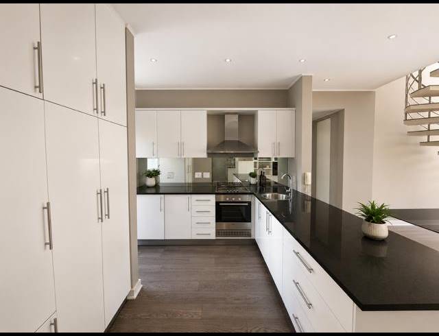 2 BEDROOM APARTMENT FOR SALE IN HYDE PARK